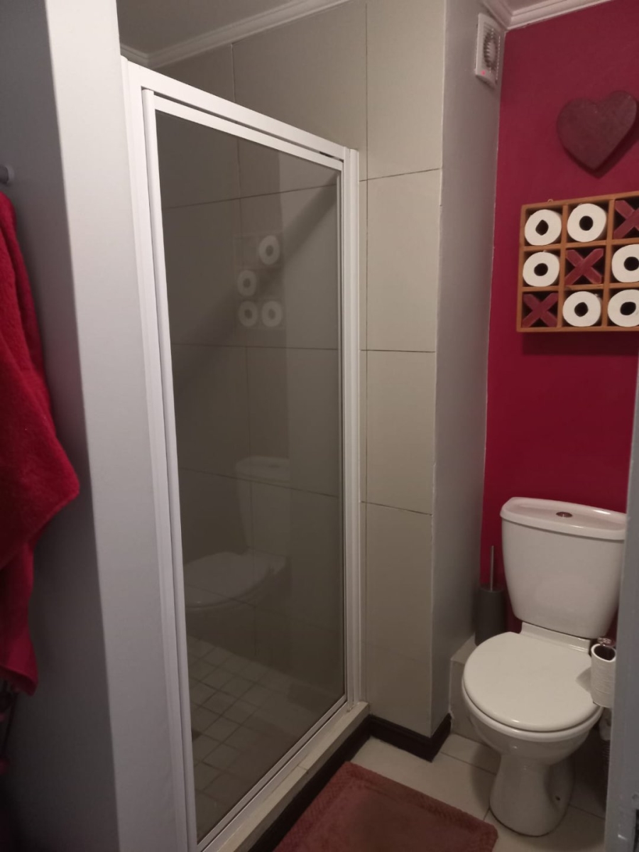 2 Bedroom Property for Sale in Gansbaai Central Western Cape